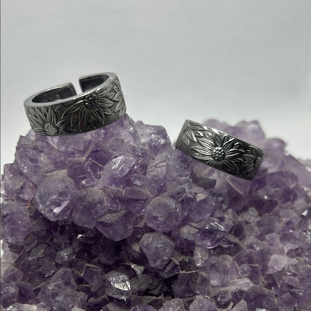 Silver Floral Engraved Rings - Picture 2 of 9